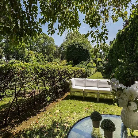 In With Private Garden Apartment *