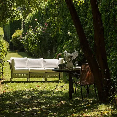 Apartment In With Private Garden